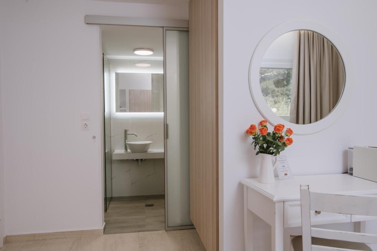 Dora Apartments Agia Pelagia  Extérieur photo