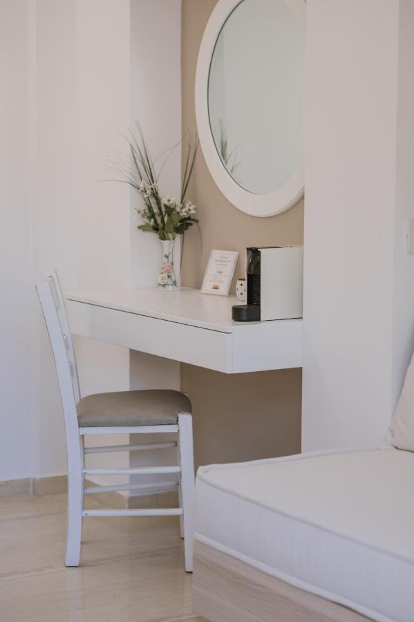 Dora Apartments Agia Pelagia  Extérieur photo