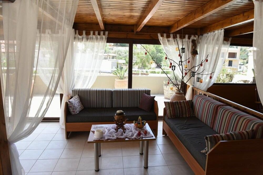 Dora Apartments Agia Pelagia  Extérieur photo
